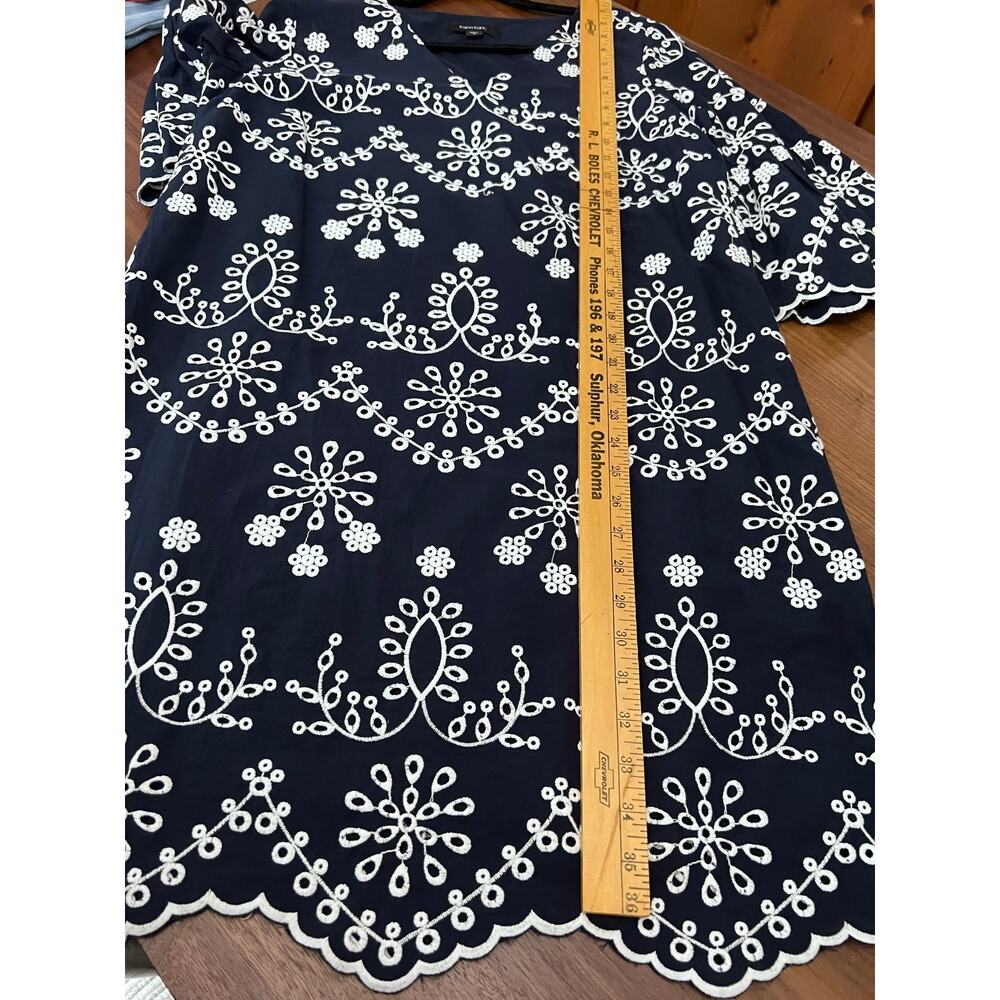 Karen Kane Boardwalk Embroidered Dress Navy Ivory Scallop Hem Medium NWT - Picture 10 of 11
